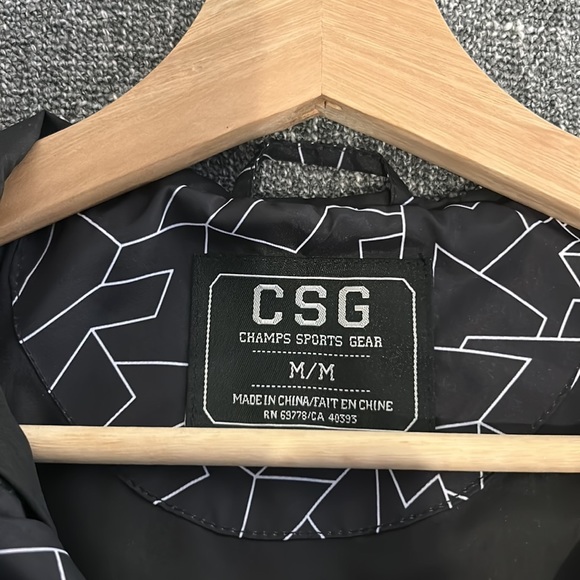 Windbreaker, Geometric pattern - Picture 6 of 8